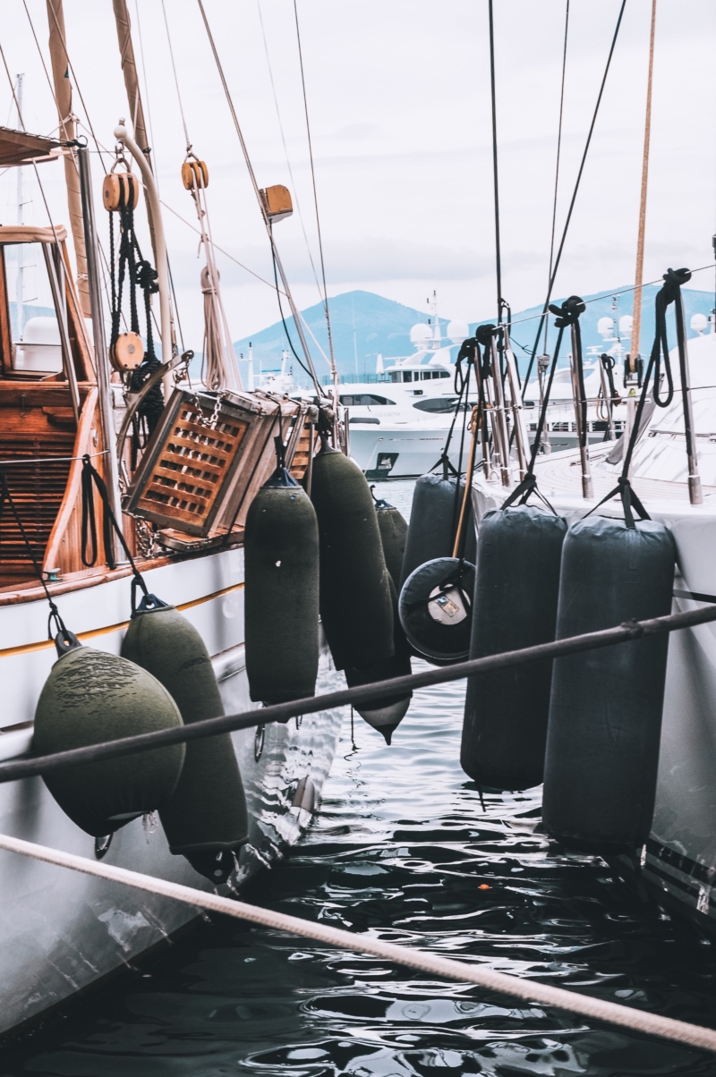 lazarescu-alexandra-bKvub-LWtds-unsplash Iazarescu