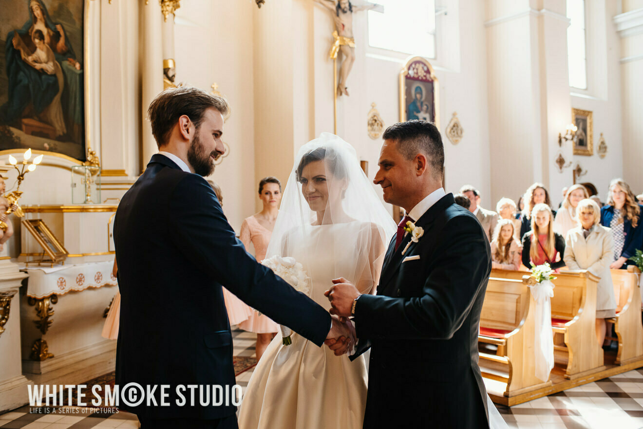 Ślub w Pałacu Obory w kwitnących magnoliach, Paulina i Tomek 27 Reportaz slubny Konstancin Jeziorna Palac Obory sesja slubna
