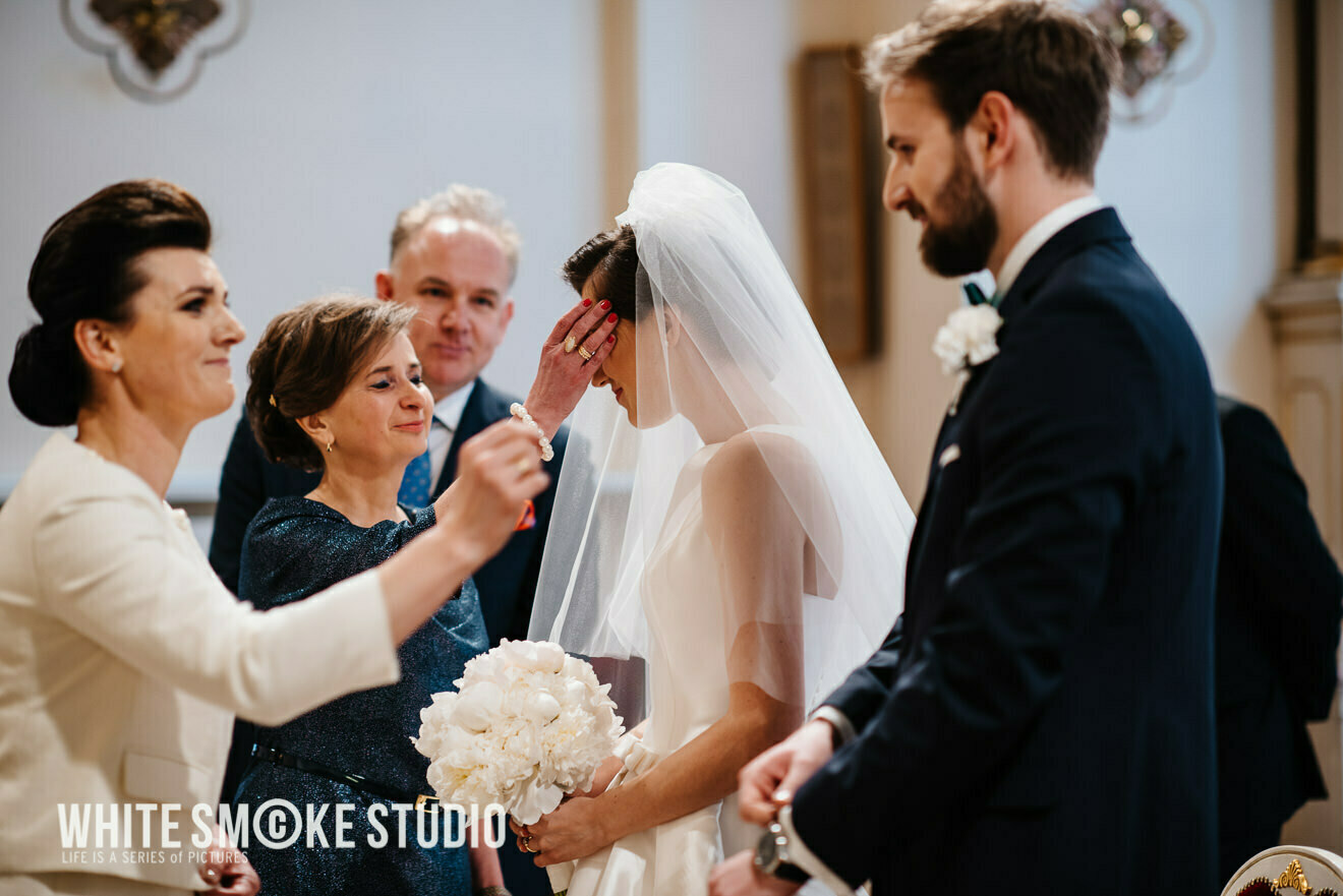Ślub w Pałacu Obory w kwitnących magnoliach, Paulina i Tomek 28 Reportaz slubny Konstancin Jeziorna Palac Obory sesja slubna