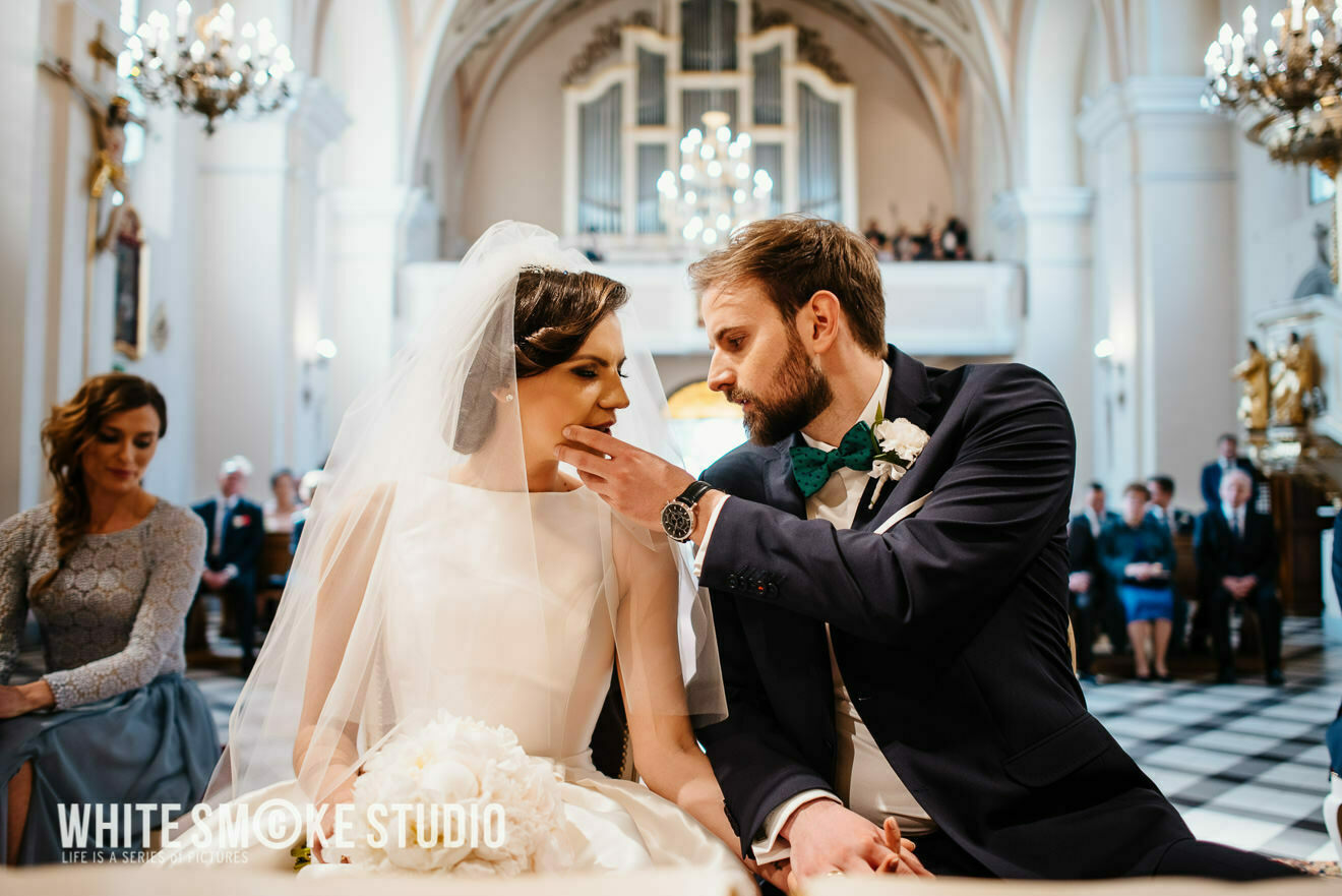 Ślub w Pałacu Obory w kwitnących magnoliach, Paulina i Tomek 35 Reportaz slubny Konstancin Jeziorna Palac Obory sesja slubna