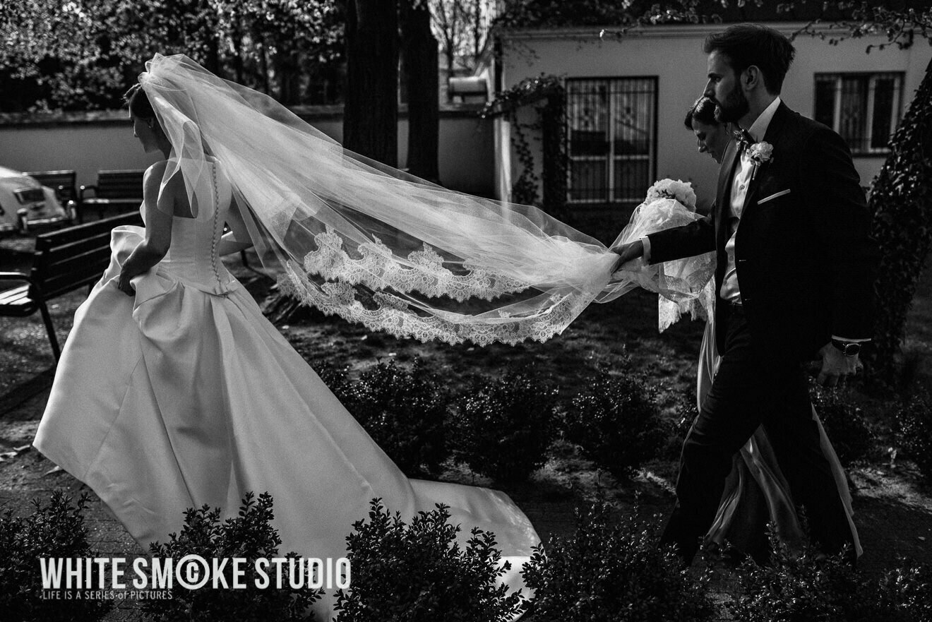 Ślub w Pałacu Obory w kwitnących magnoliach, Paulina i Tomek 50 Reportaz slubny Konstancin Jeziorna Palac Obory sesja slubna