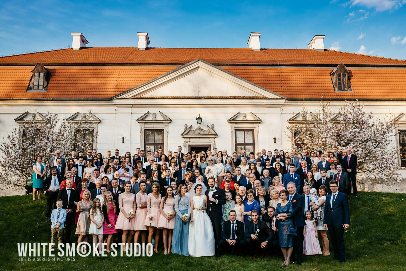 Ślub w Pałacu Obory w kwitnących magnoliach, Paulina i Tomek 77 Reportaz slubny Konstancin Jeziorna Palac Obory sesja slubna