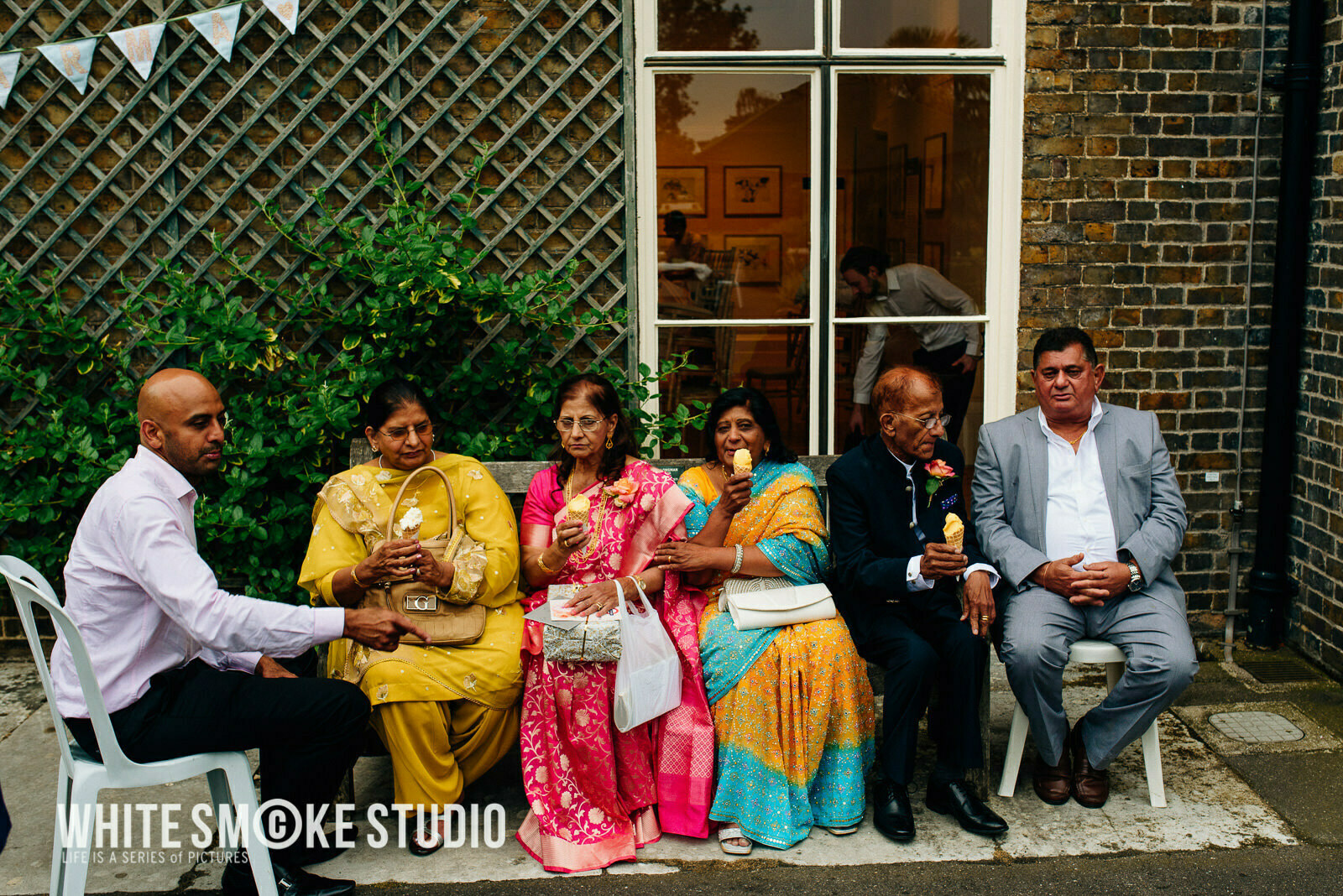 London wedding, Kew Gardens, Cambridge Cottage , Harriet i Sanj 150 harriet_sanjeev_kew_garden_149_cambridge_cottage_wedding