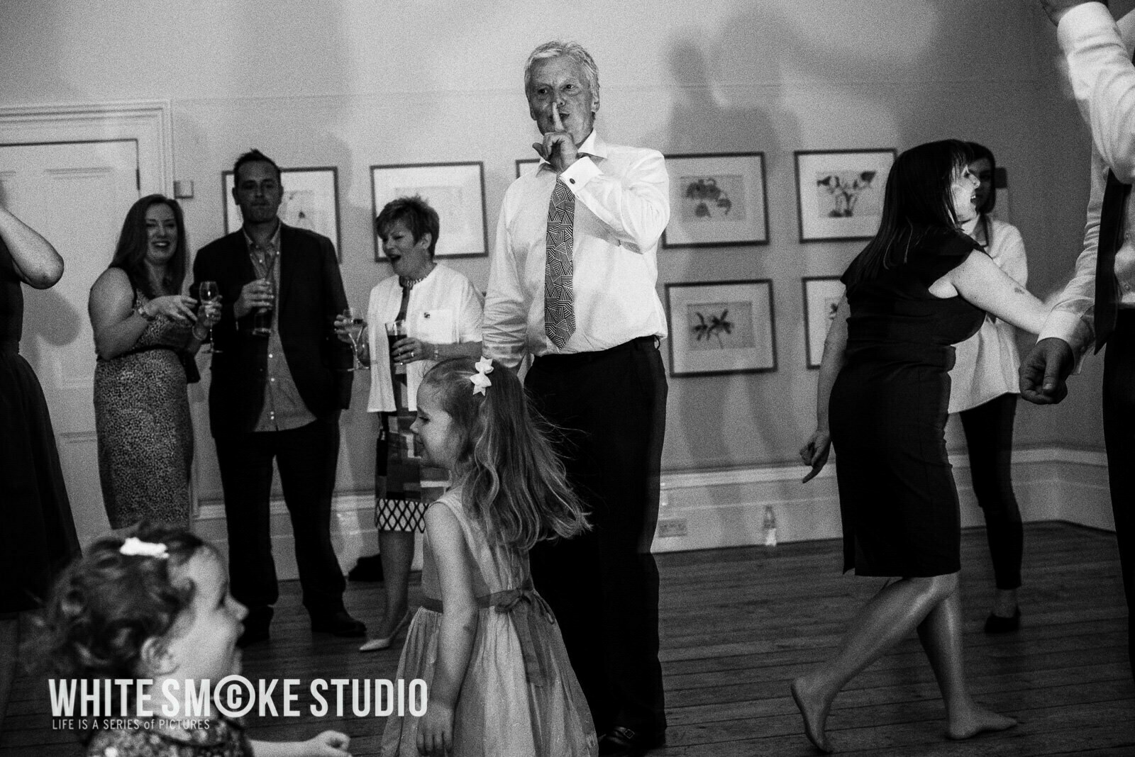 London wedding, Kew Gardens, Cambridge Cottage , Harriet i Sanj 186 harriet_sanjeev_kew_garden_185_cambridge_cottage_wedding